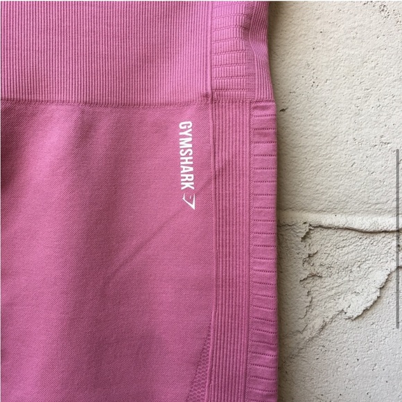 Like new! Pink Gymshark size: small - Picture 2 of 3